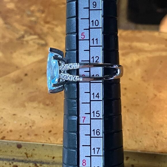 Sky Blue Topaz Sterling Silver Ring Size 5.75 - Picture 7 of 9